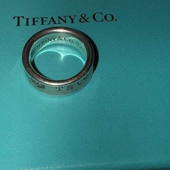 Tiffany & Co. Silver Band on Blue Box - Picture 2 of 5